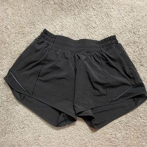 Lululemon hotty hot 4inch shorts
